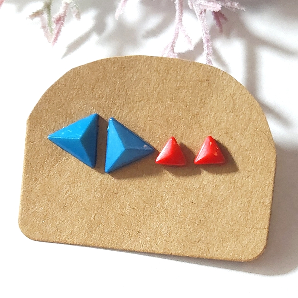 2 pair Vintage Blue & Red Geometric Pyramid Acrylic Stud Earrings Flexible Post